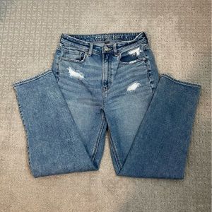 Women’s American Eagle Stretch Mom Jeans - Size 6